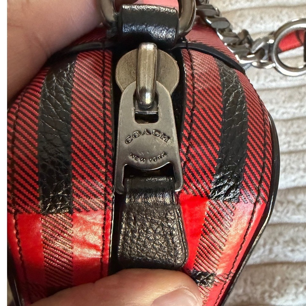 Coach Buffalo Plaid Red Black Leather Crossbody Camera Bag Gunmetal Hardware - Picture 5 of 13